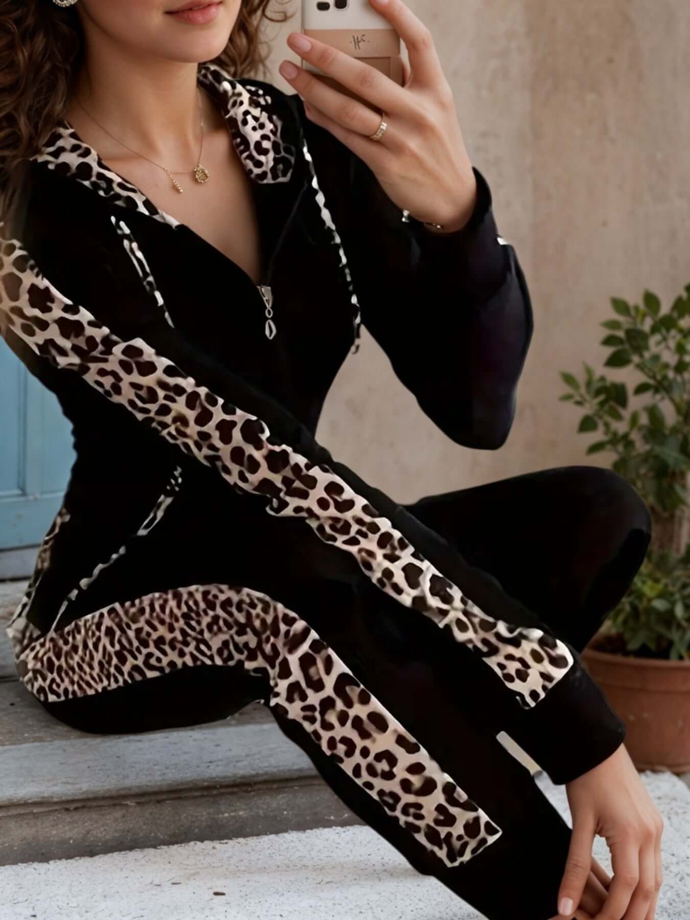 2 Pieces Of Women's Casual Leopard Print Jacket And Sports Pants Set 